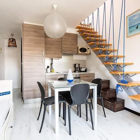Le Capucin - Petit Duplex Avec Place De Parking 迪纳尔 外观 照片